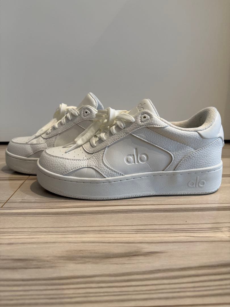 alo ホワイト スニーカー