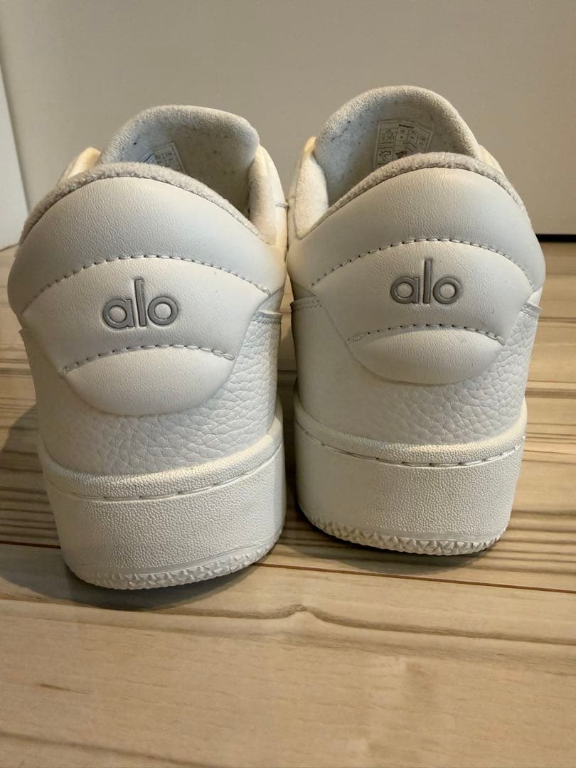 alo ホワイト スニーカー