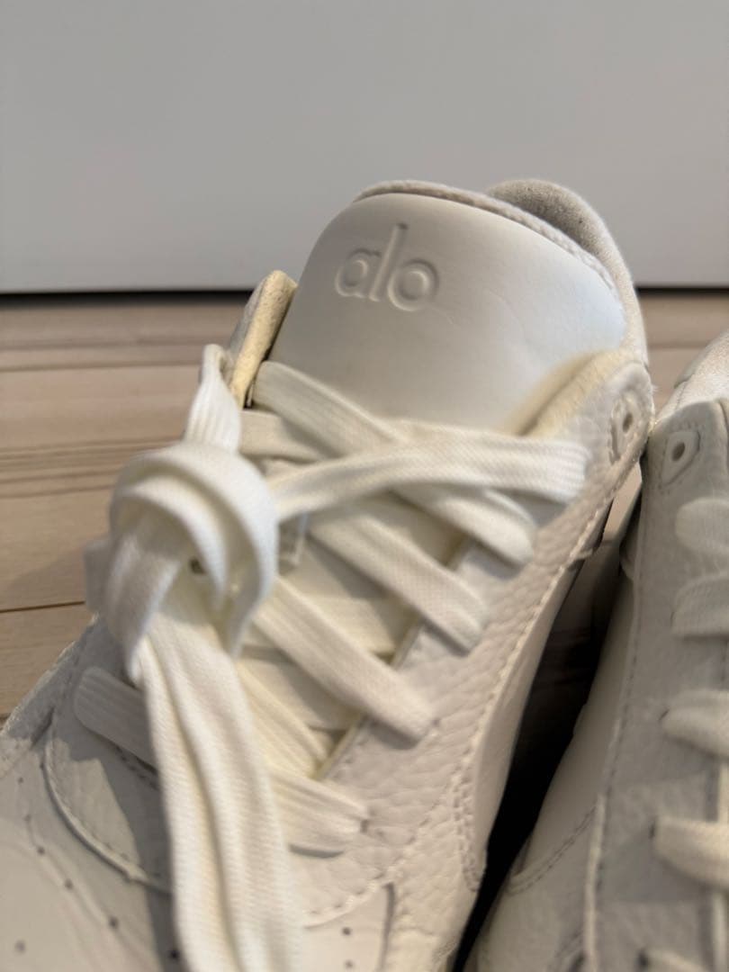 alo ホワイト スニーカー