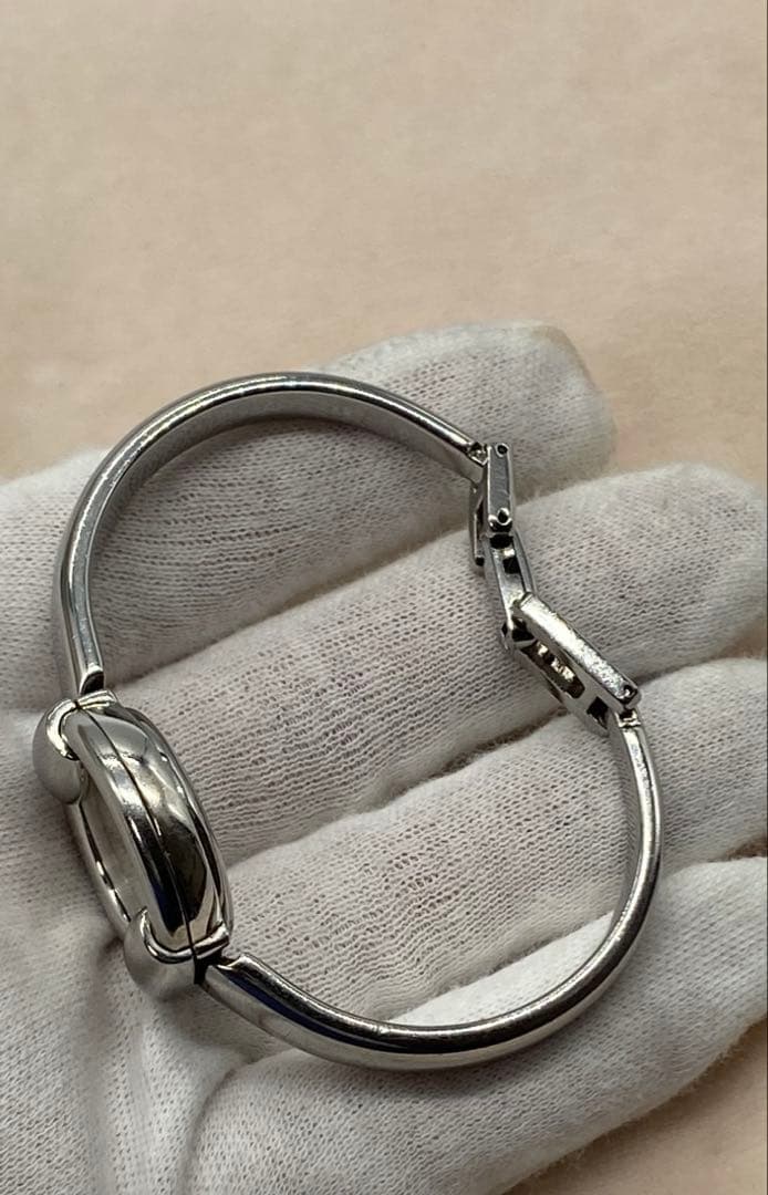 GUCCI グッチ 腕時計 1400L バングルウォッチ シルバー クォーツ