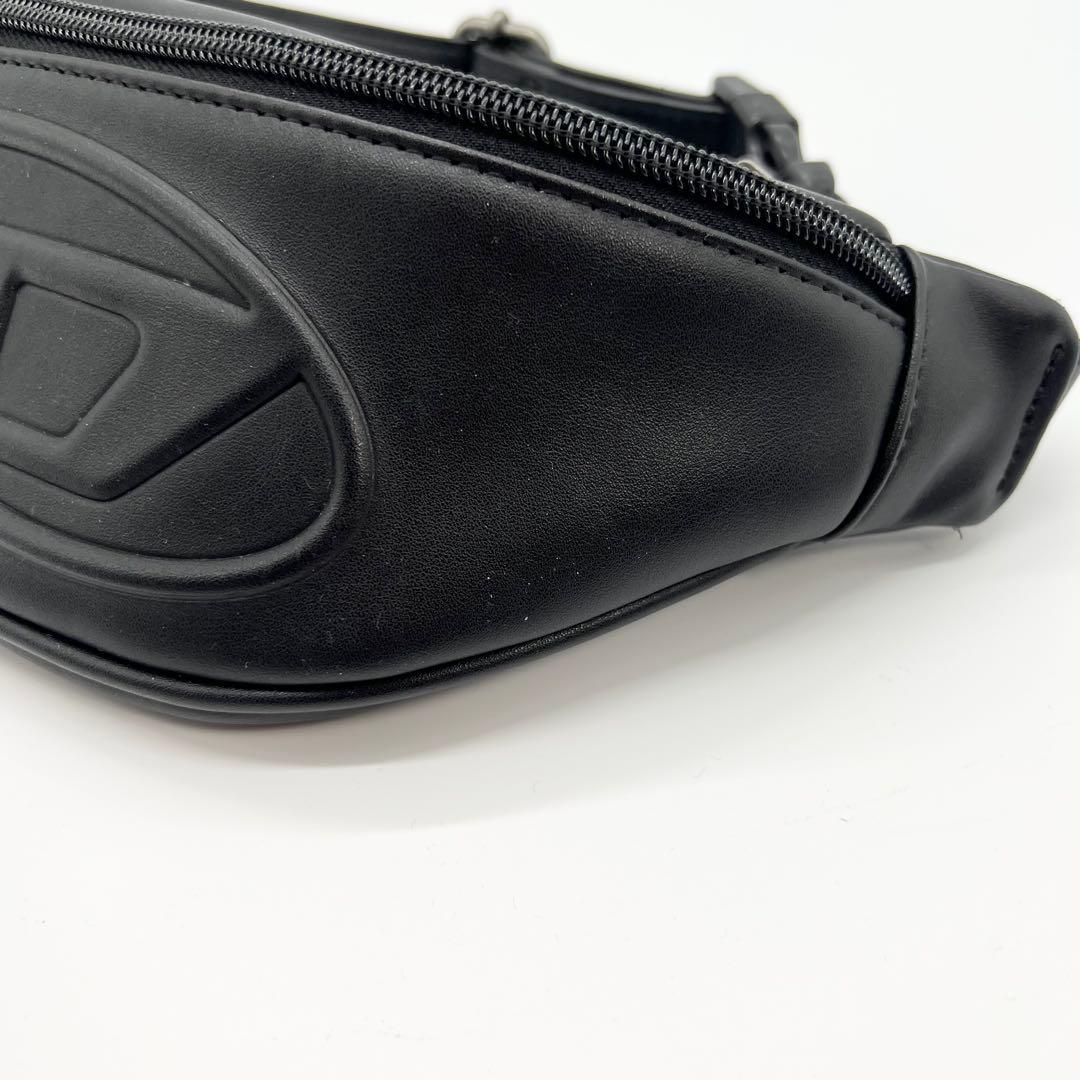 未使用級✨ディーゼル　ボディバッグ　HOLI-D　レザー　黒　Dロゴ　正規品