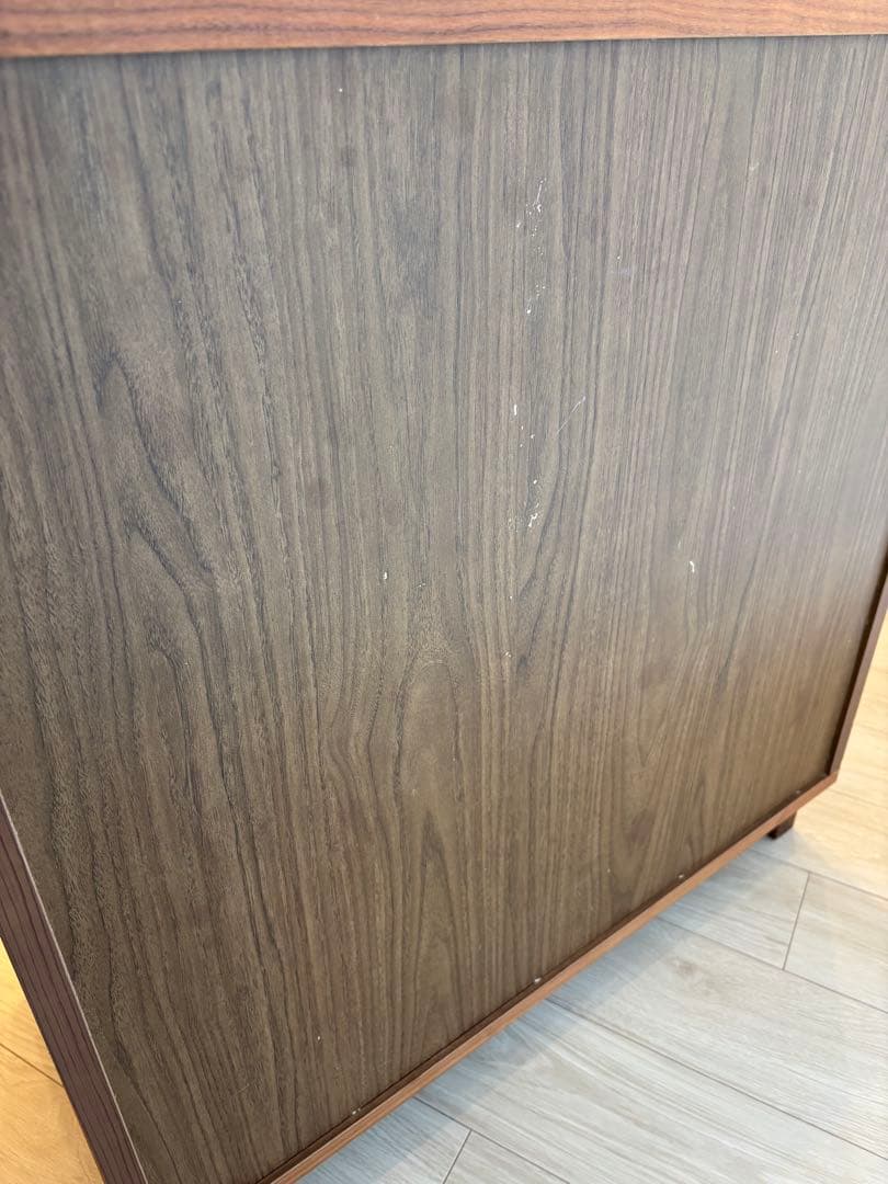 無印良品　脚付き　キャビネット　ガラス扉引戸タイプ