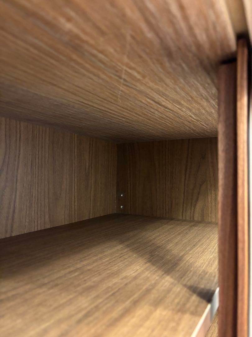 無印良品　脚付き　キャビネット　ガラス扉引戸タイプ