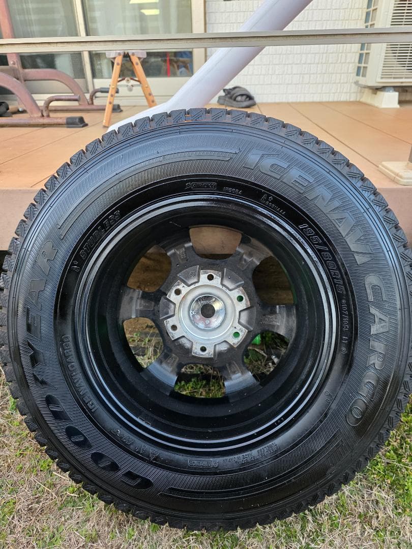 coco 195/80R15 スタッドレス＆ホイールセット　ハイエース