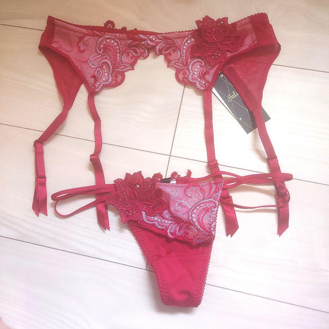 サルート　07シリーズ　ガーターベルトとTバックのセット