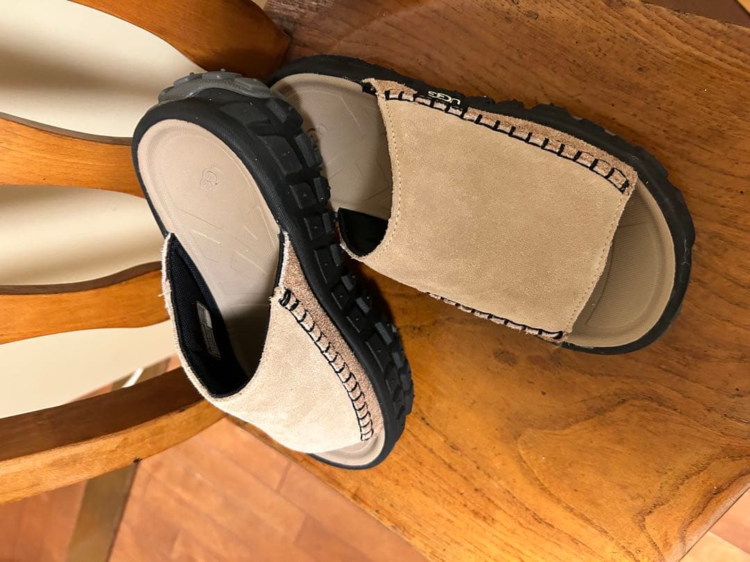 UGG ベージュ スエード サンダル