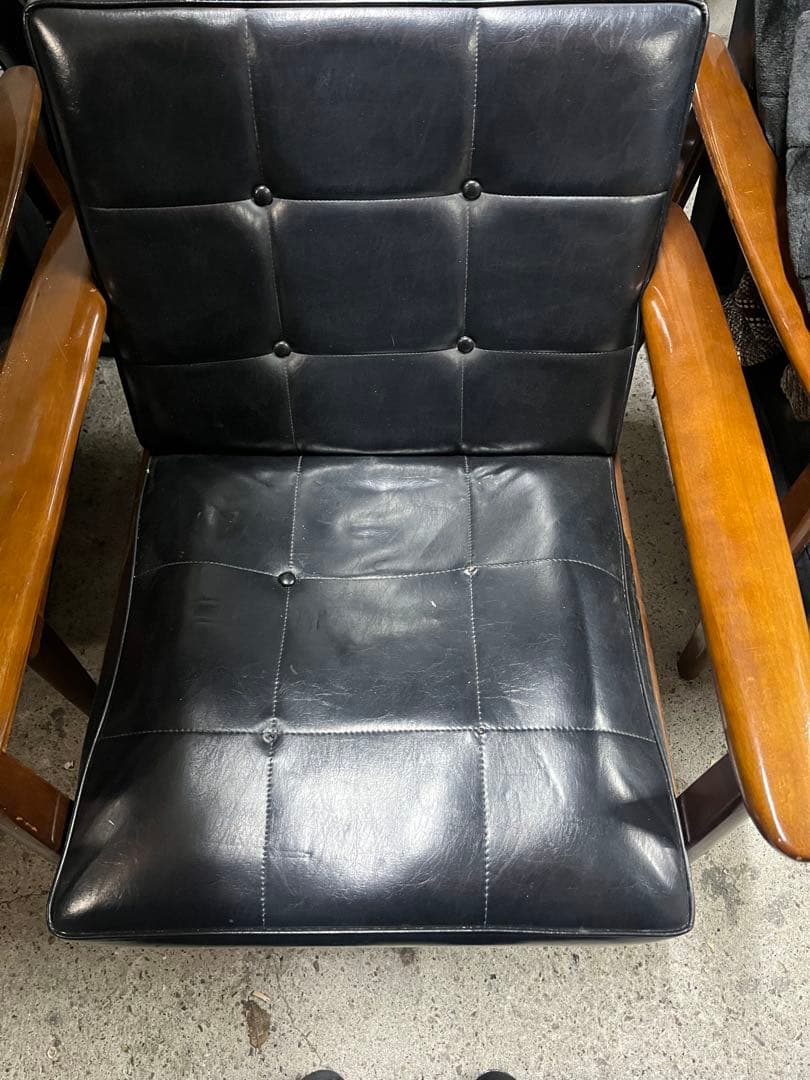 カリモク60 1人掛けソファ ブラック