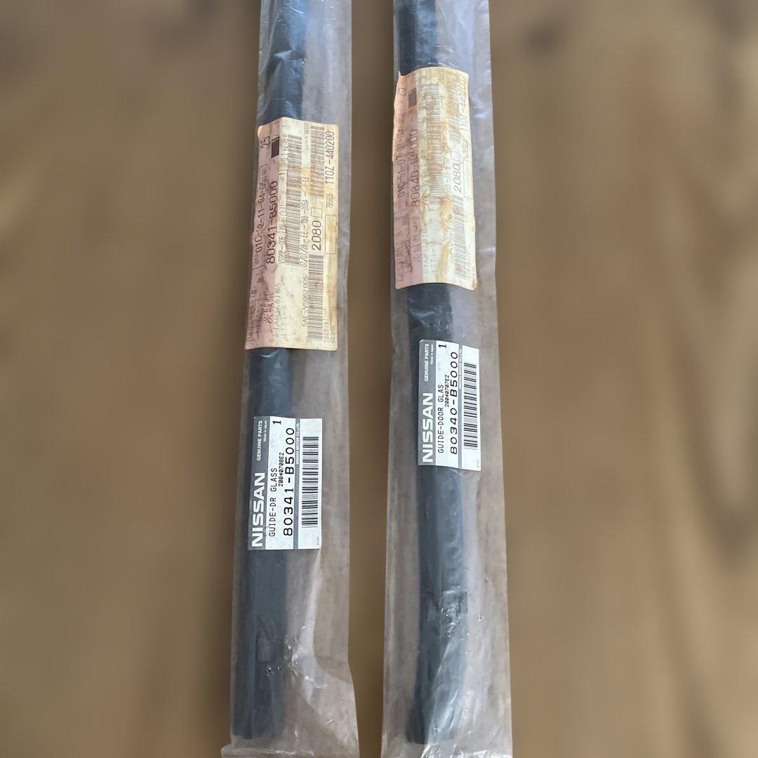 ひでさん専用　ダットサン620 日産純正品 ドア水切りモール　未使用品