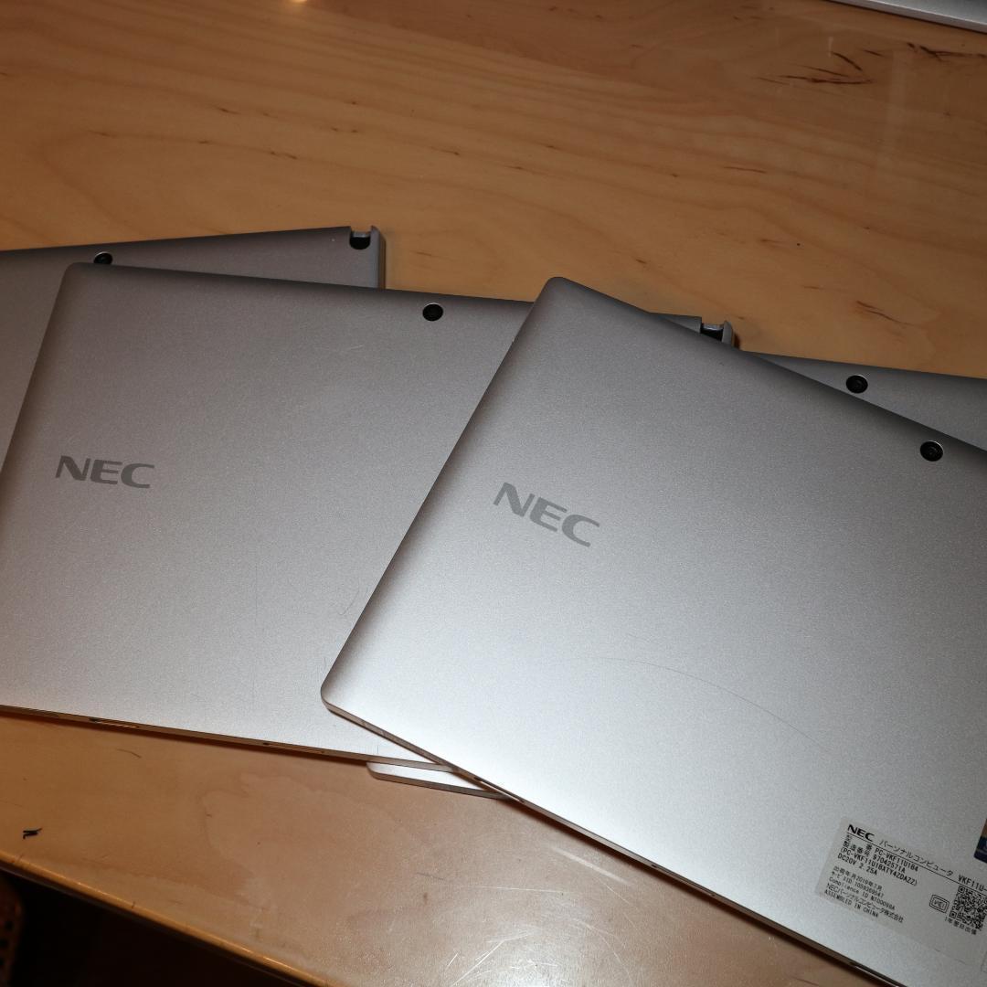 タブレット！Win11公式サポート/4コア/SSD/4G/無線/カメラ/タッチP