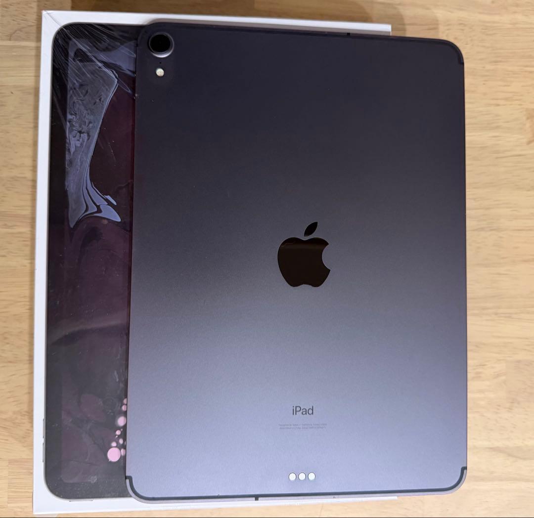 iPad Pro 11インチ美品セルラーモデル【スペースグレー