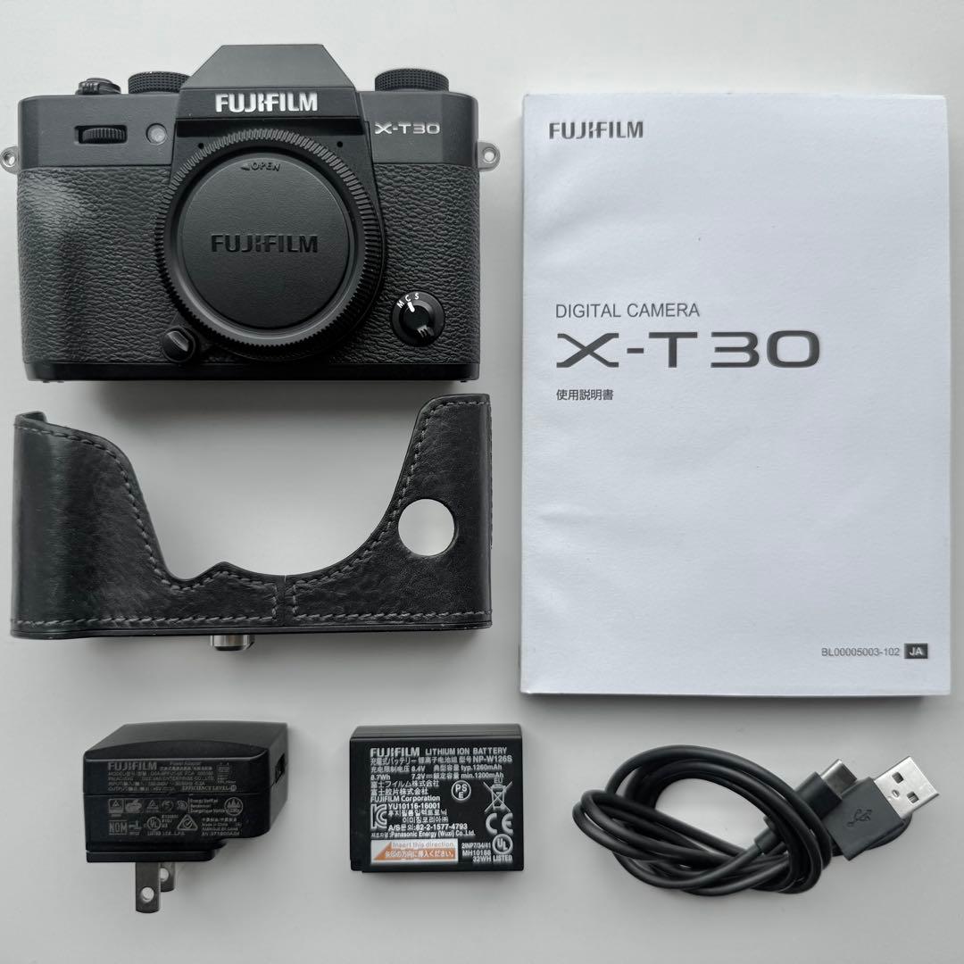 Fujifilm X-T30 ブラック ボディー レザーケース付き
