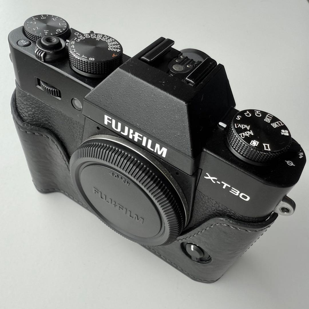 Fujifilm X-T30 ブラック ボディー レザーケース付き