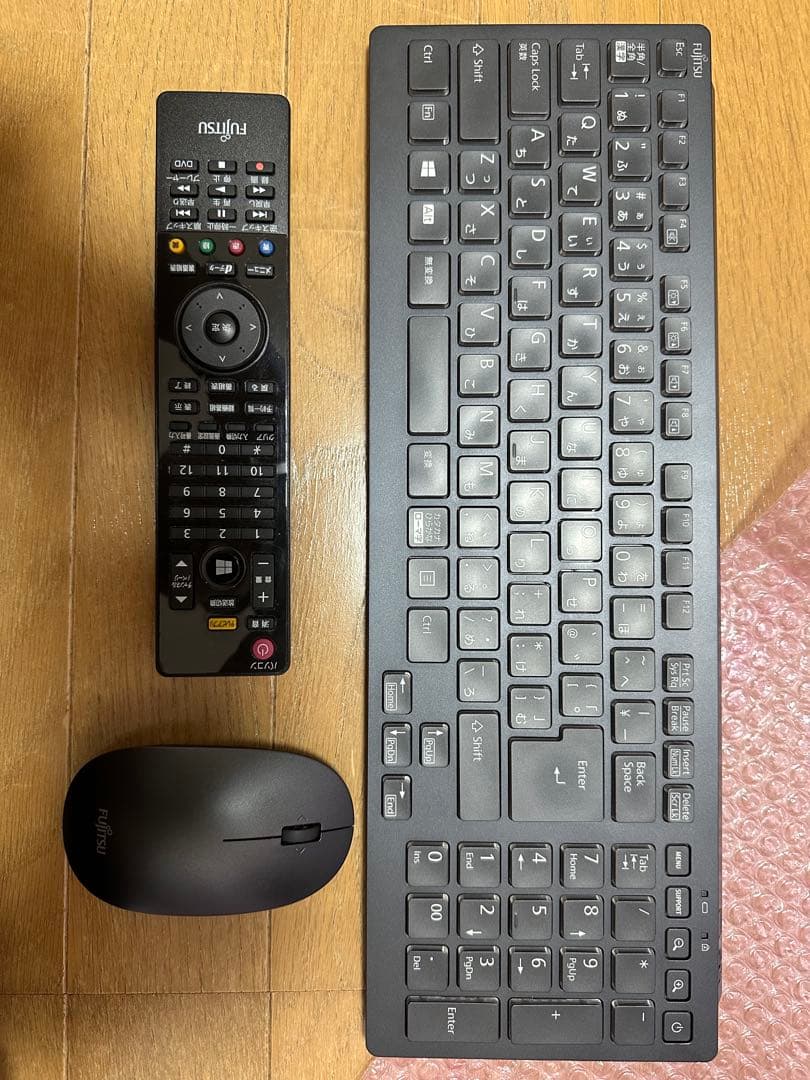 富士通　FMVF90B3B2 デスクトップパソコン Windows11、TV付き