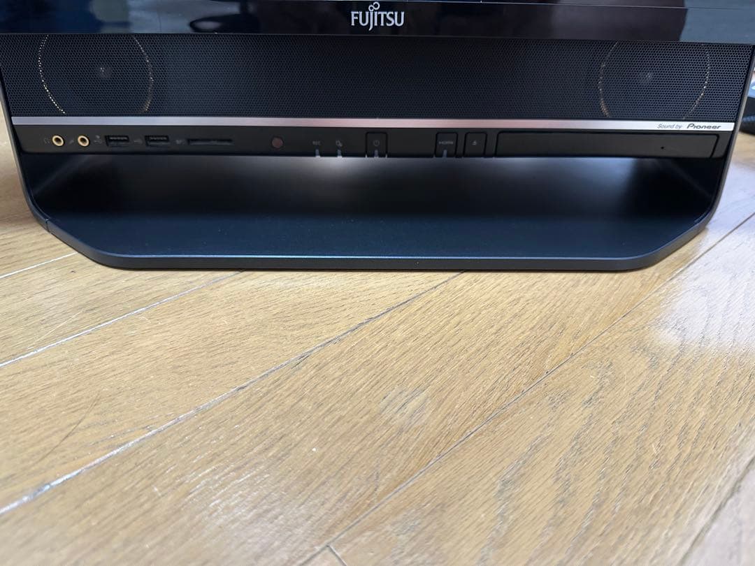 富士通　FMVF90B3B2 デスクトップパソコン Windows11、TV付き