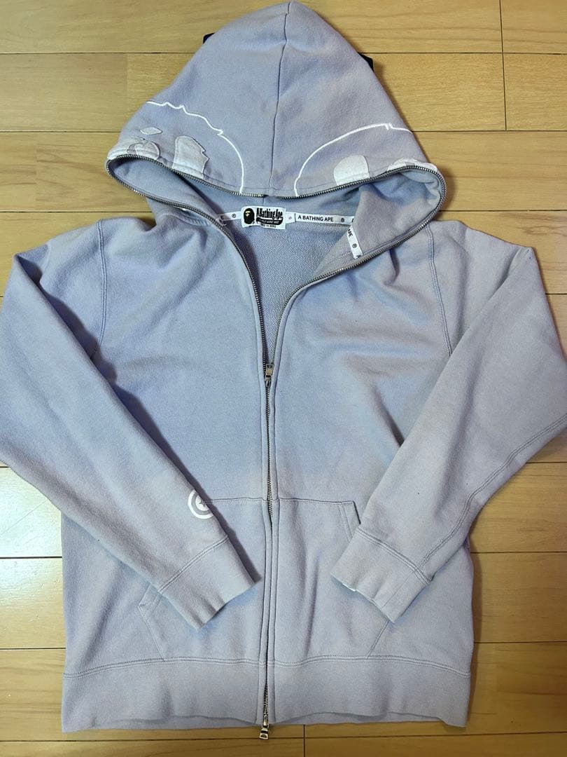 A BATHING APEのジップパーカー‼️