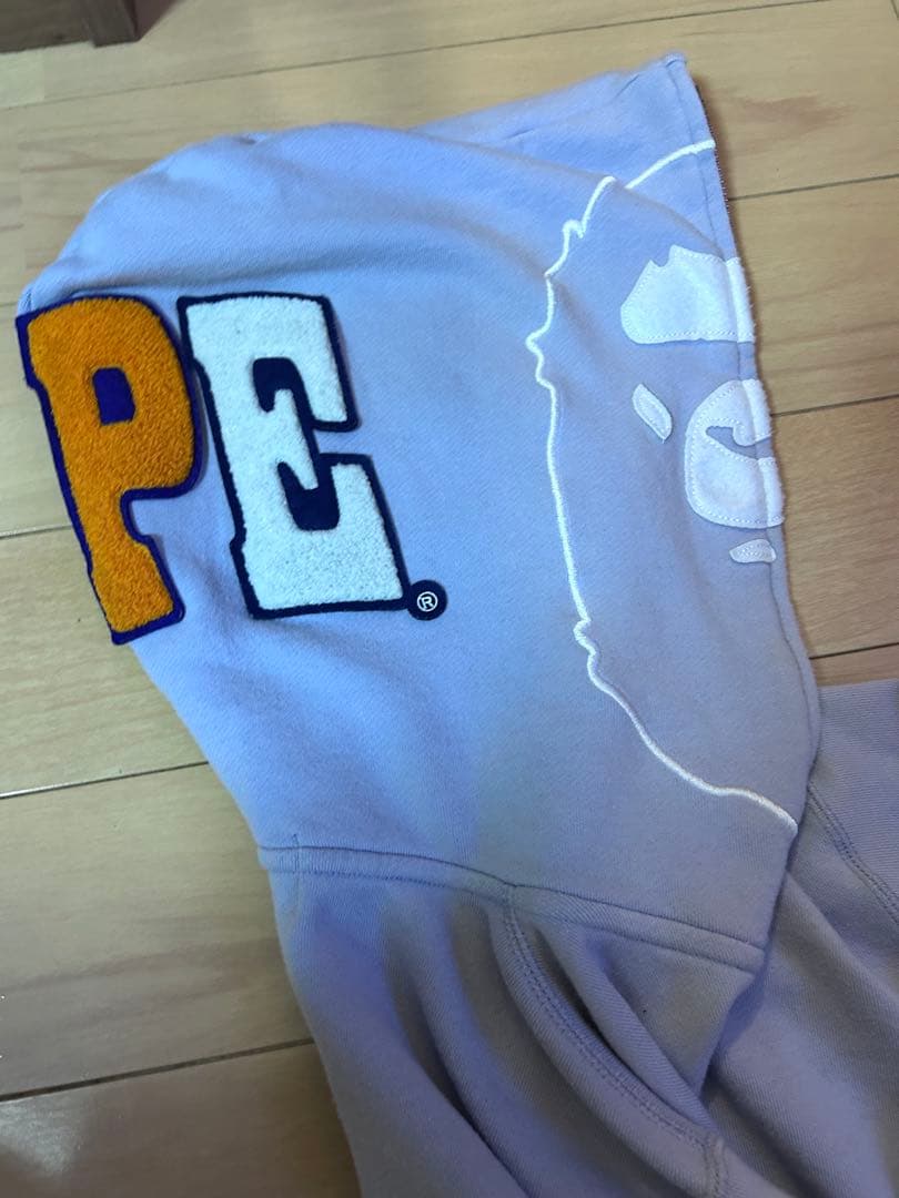 A BATHING APEのジップパーカー‼️