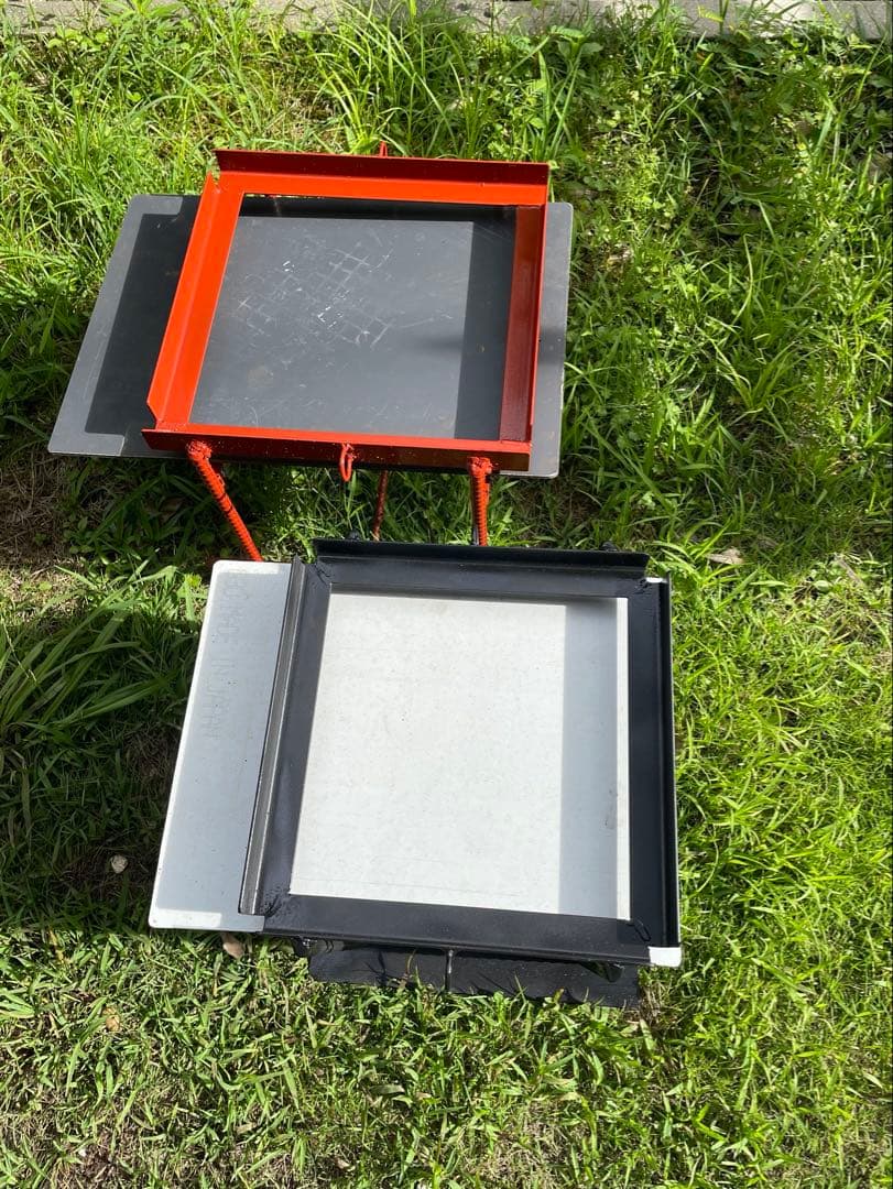 日本蜜蜂　巣箱台　338mm（赤）