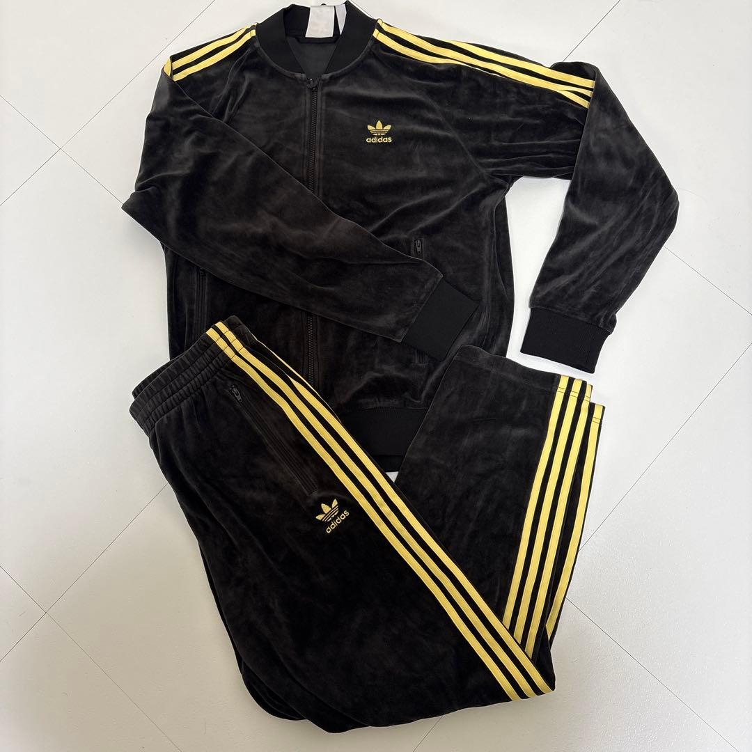 adidasベロアトラックジャケット