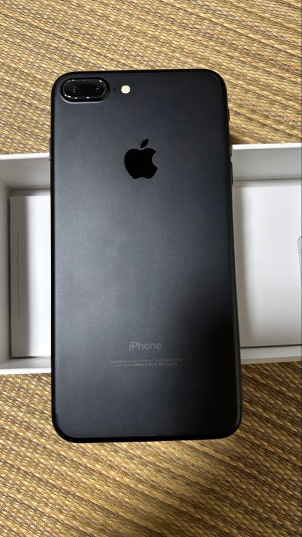 Apple iPhone 7 Plus 128GB ブラック