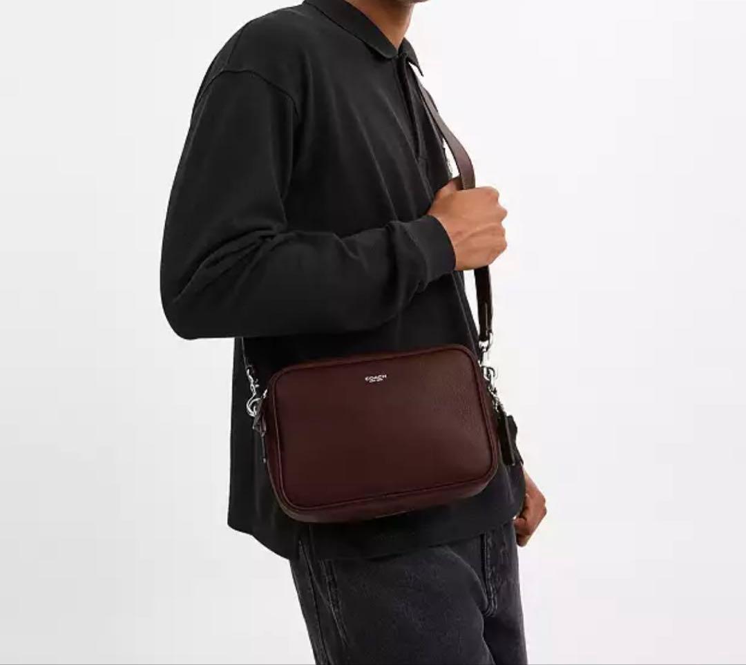 新品未使用品✨ coachレディオ カメラ バッグ