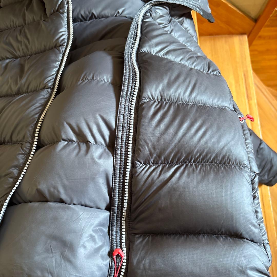 ミレー　レディースチャコールグレーダウンジャケット フード付き