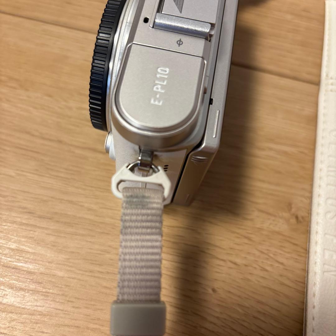 【箱付き】 OLYMPUS オリンパス PEN E-PL10 ミラーレスカメラ