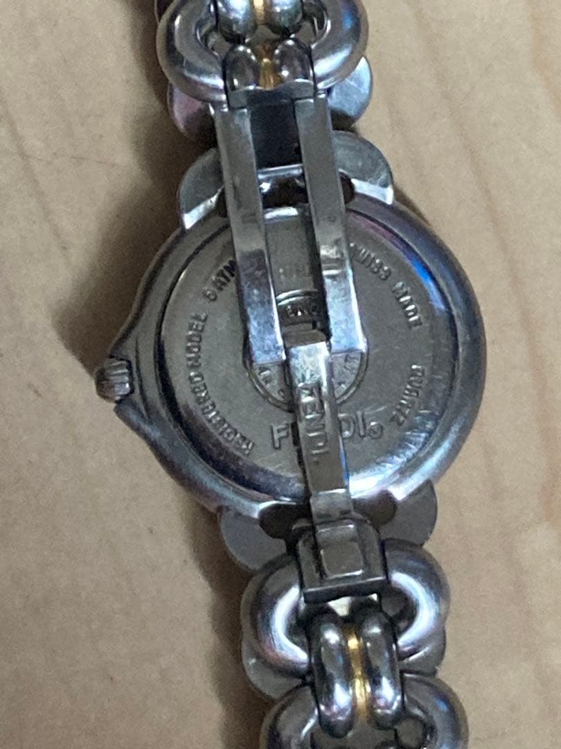 FENDI フェンディ 1800 Lブラック クオーツ 腕時計