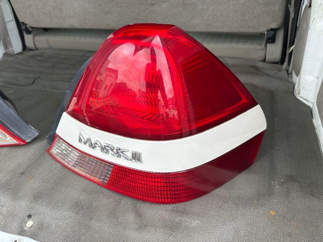 トヨタ　マークⅡ JZX110 テールレンズ　テールランプ　前期　純正　左右