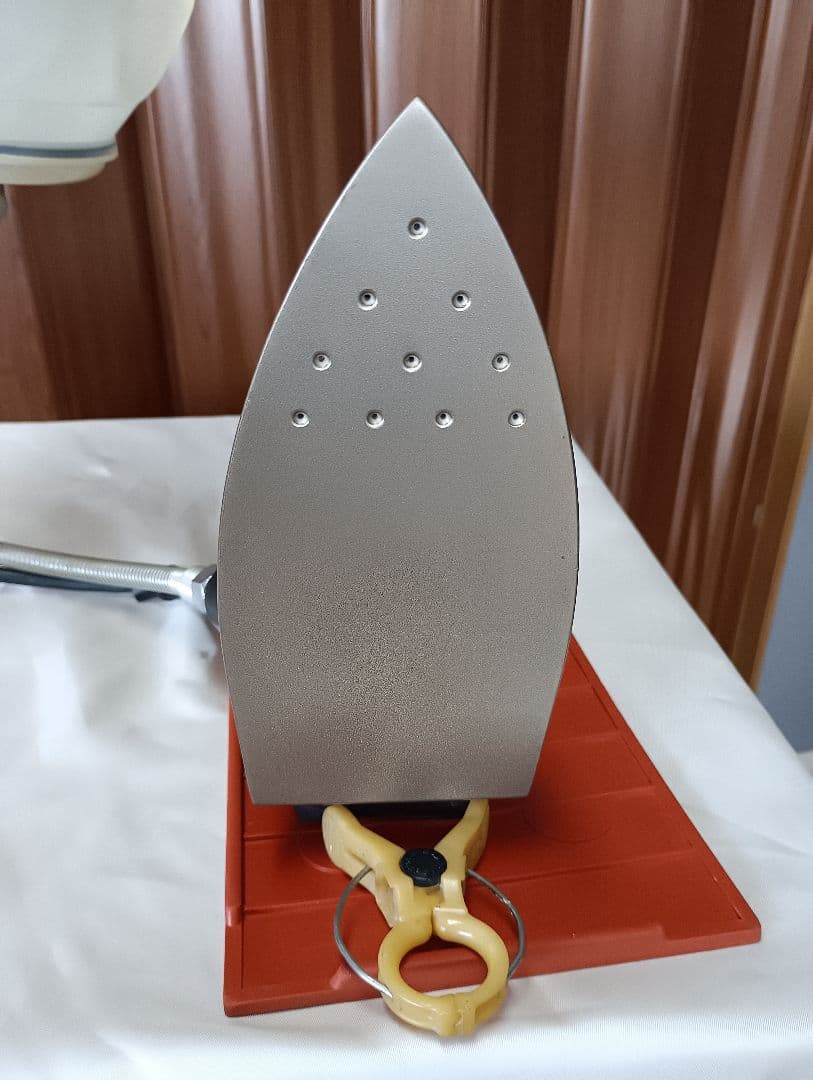 商品状態良好　ナオモト 滴下式ハイスチームアイロンHYS-410とタンクセット