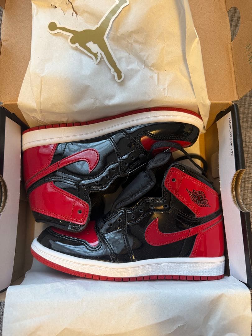 Air Jordan ブラック/レッド ハイカットスニーカー