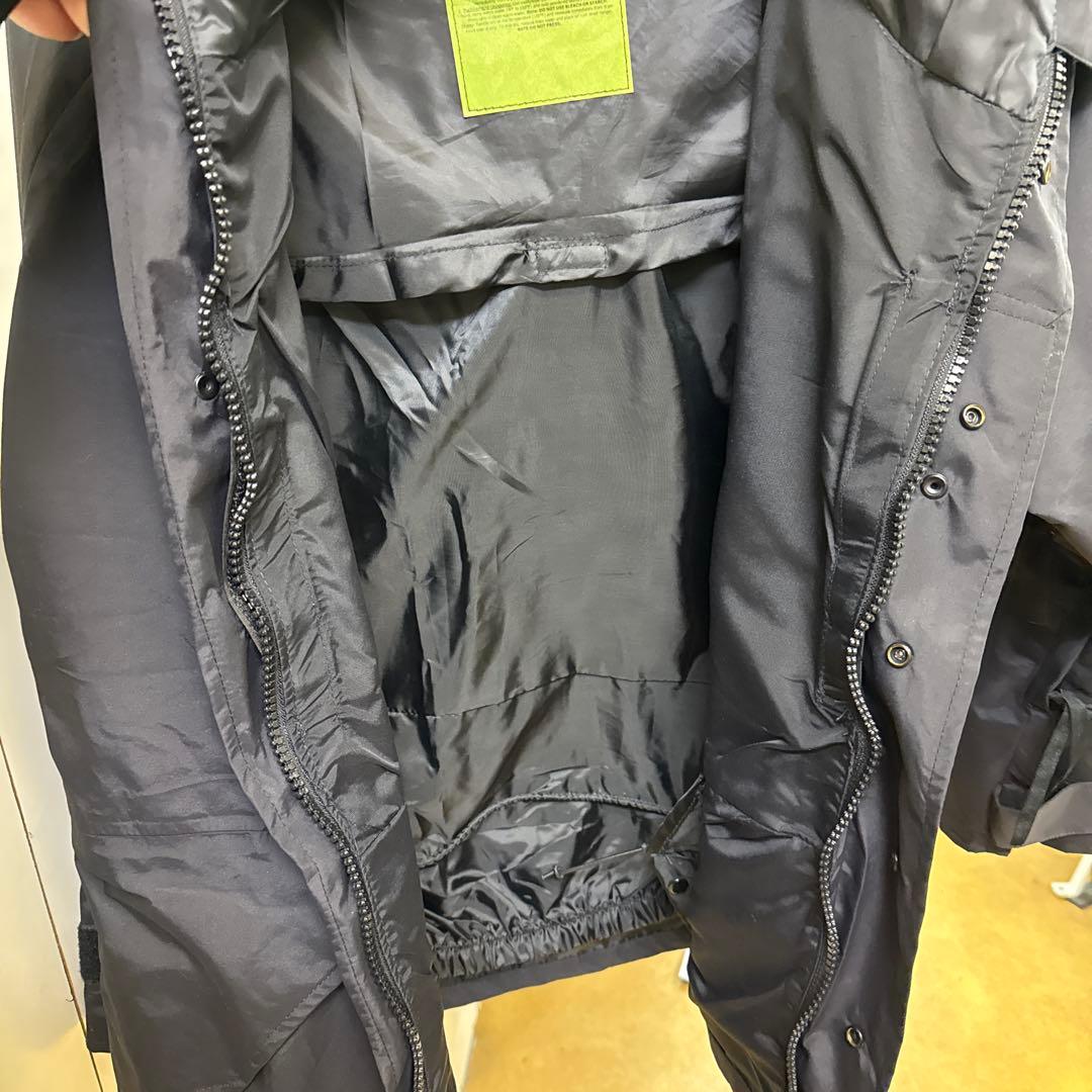 軍放出品　スウェーデン軍GORETEX