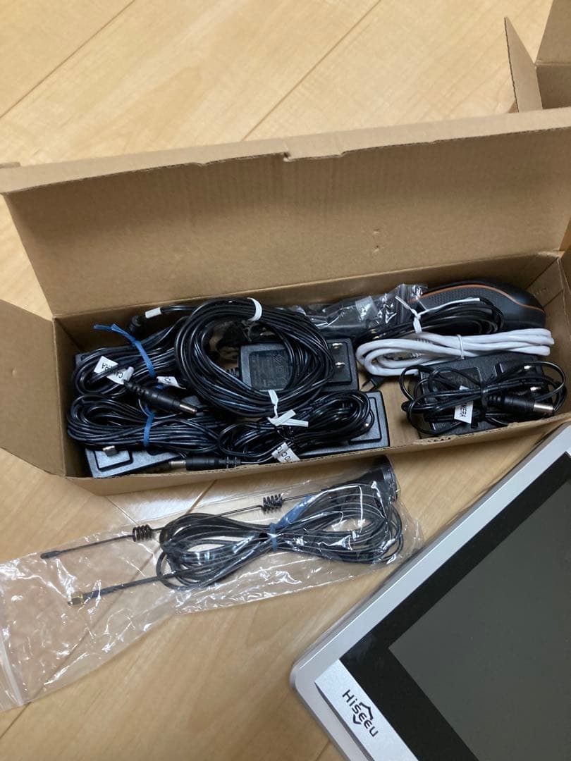 12インチ液晶一体型3TBHDD内蔵NVR カメラ4台セット