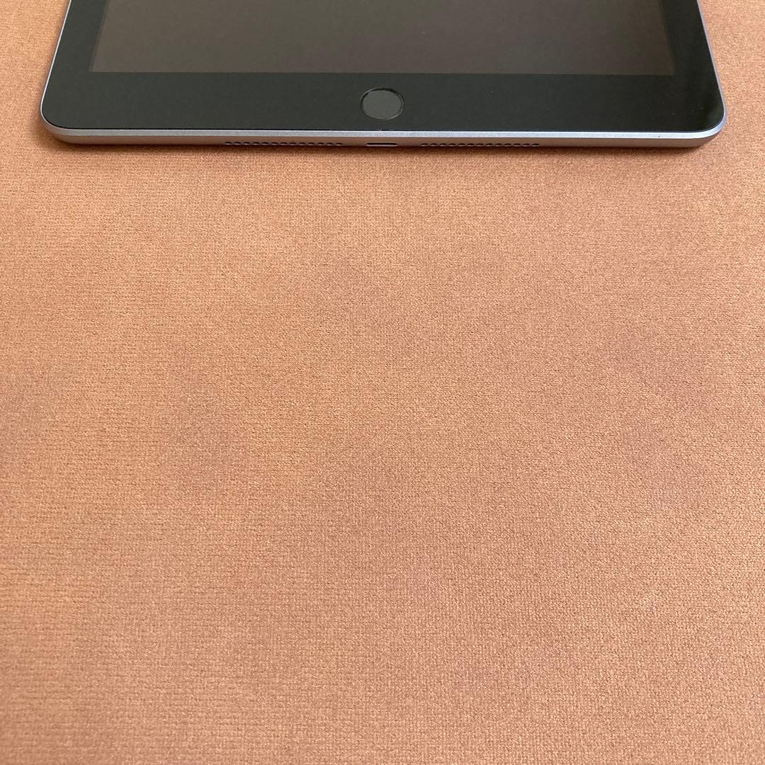 94 電池最良好☆比較的美品☆iPad6 第6世代 32GB WIFIモデル☆