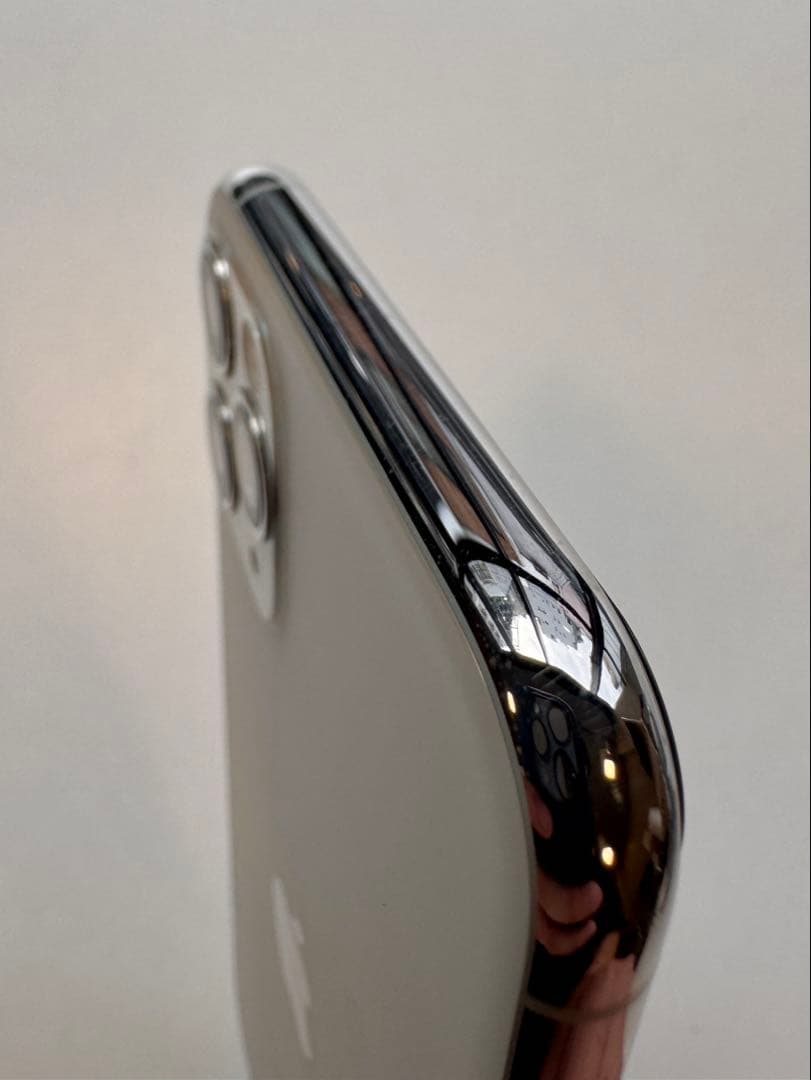 Apple iPhone 11 Pro 256GBシルバー バッテリー100%