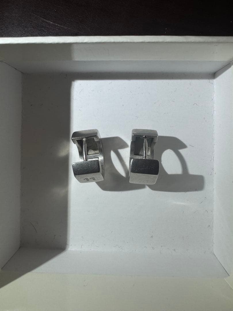 Maison Margiela 両耳ピアス