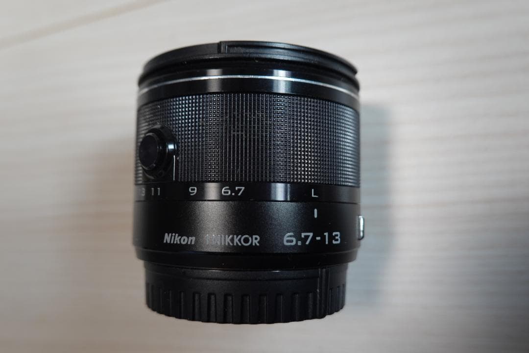Nikon 1 NIKKOR 6.7-13mm f/3.5-5.6 VRレンズ