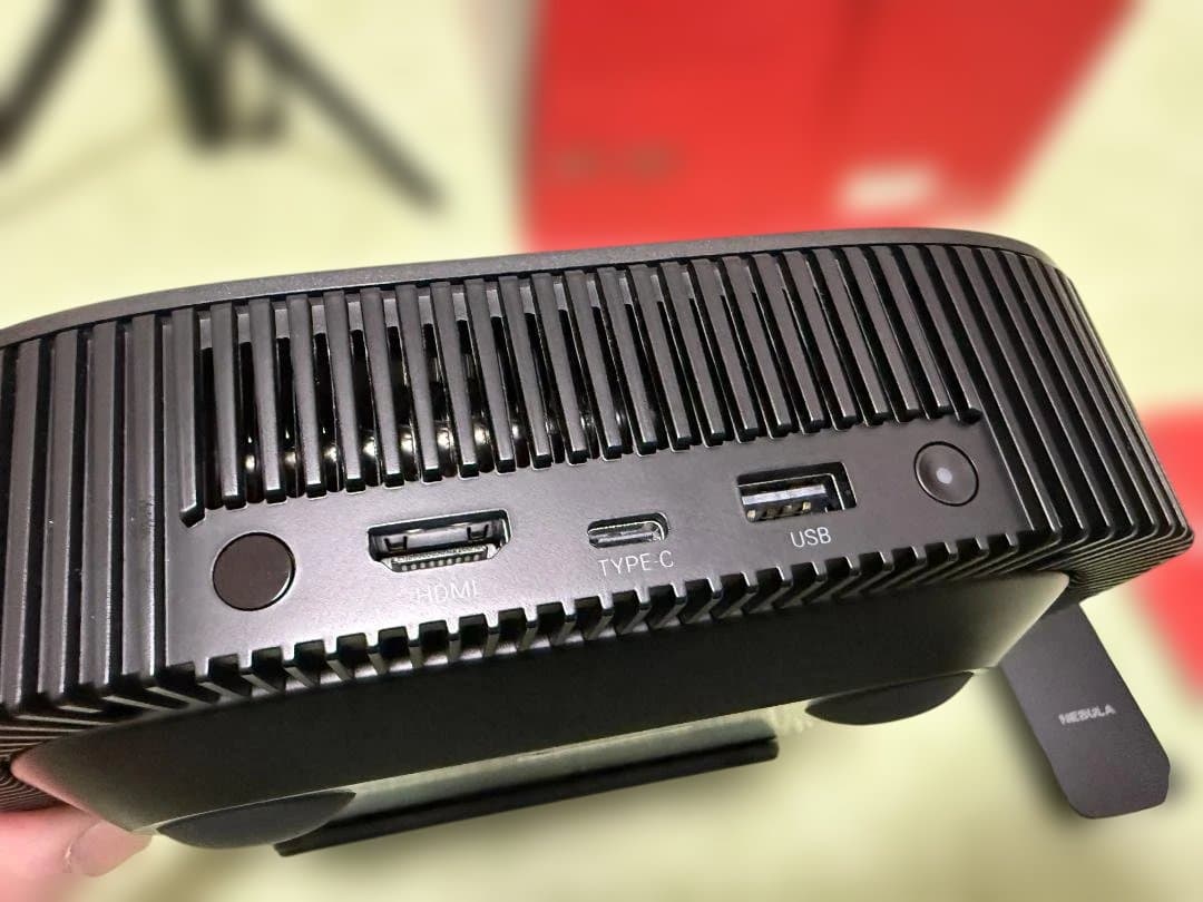 ANKER NEBULA Vega Portable （公式三脚スタンド付き）