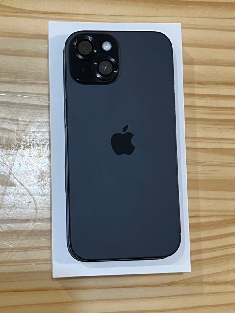 Apple iPhone 15 256GB ブラックTORRAS ケース付き