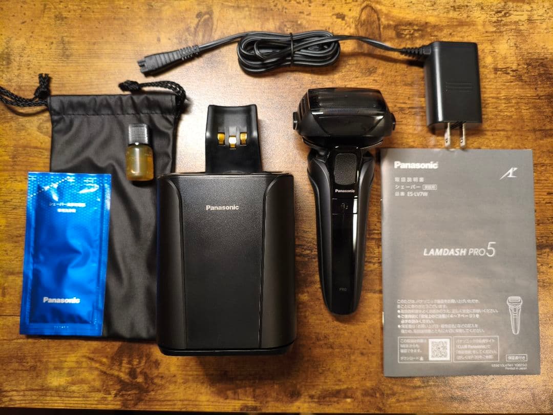 PanasonicラムダッシュPRO5 5枚刃電気シェーバー ES-LV7W-K
