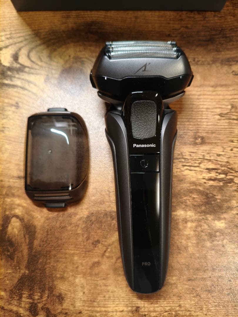 PanasonicラムダッシュPRO5 5枚刃電気シェーバー ES-LV7W-K