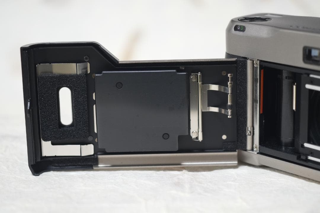 CONTAX T2 シルバー レンジファインダーカメラ