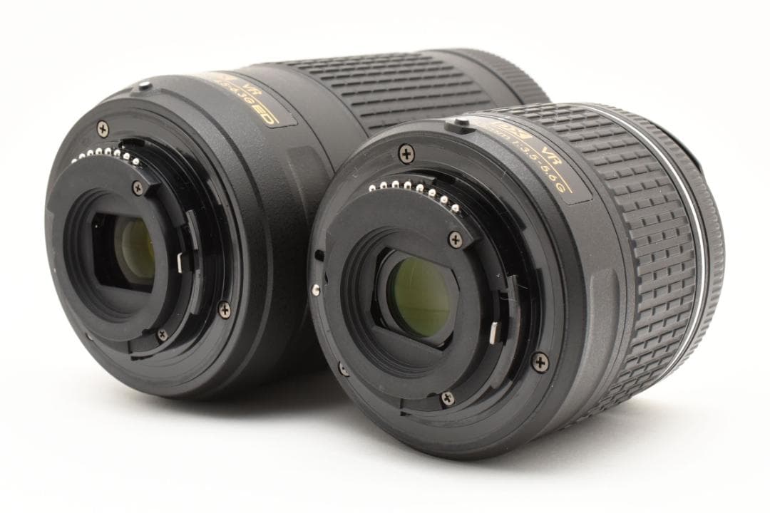 ほぼ新品 Nikon D5600 ダブルレンズキット S数221回 1004