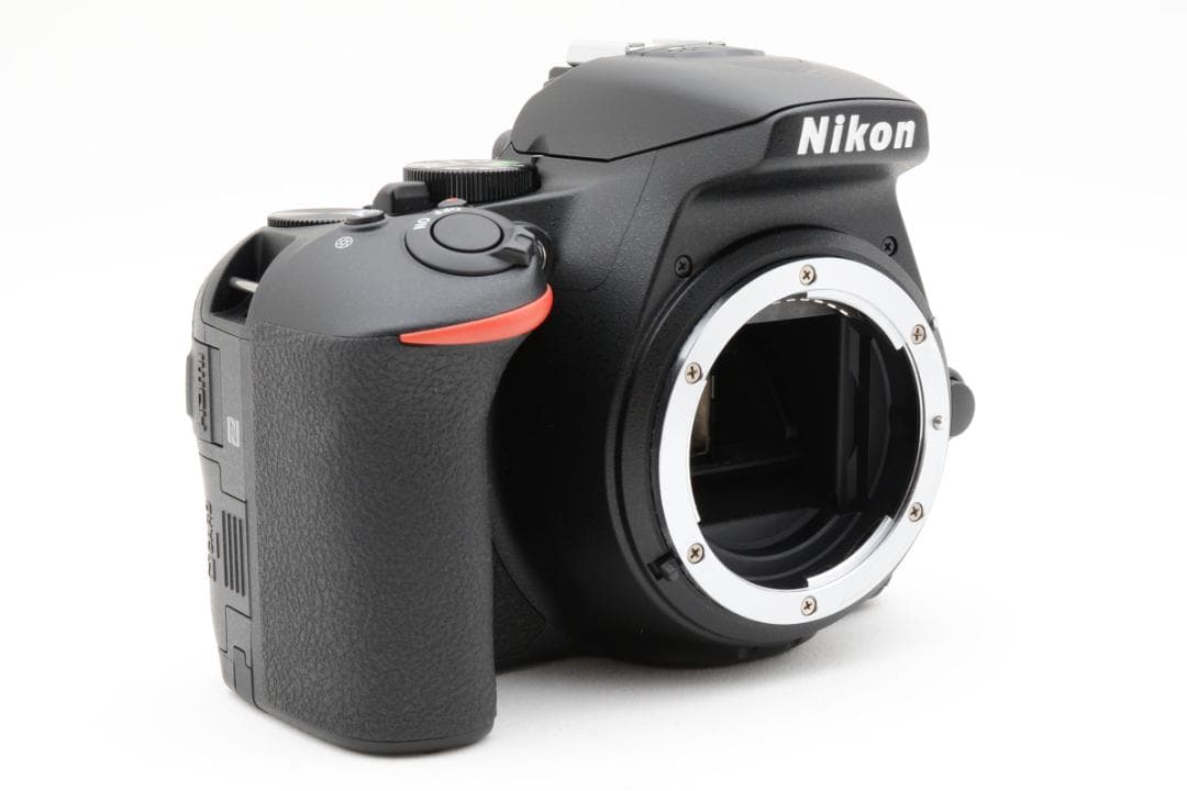 ほぼ新品 Nikon D5600 ダブルレンズキット S数221回 1004