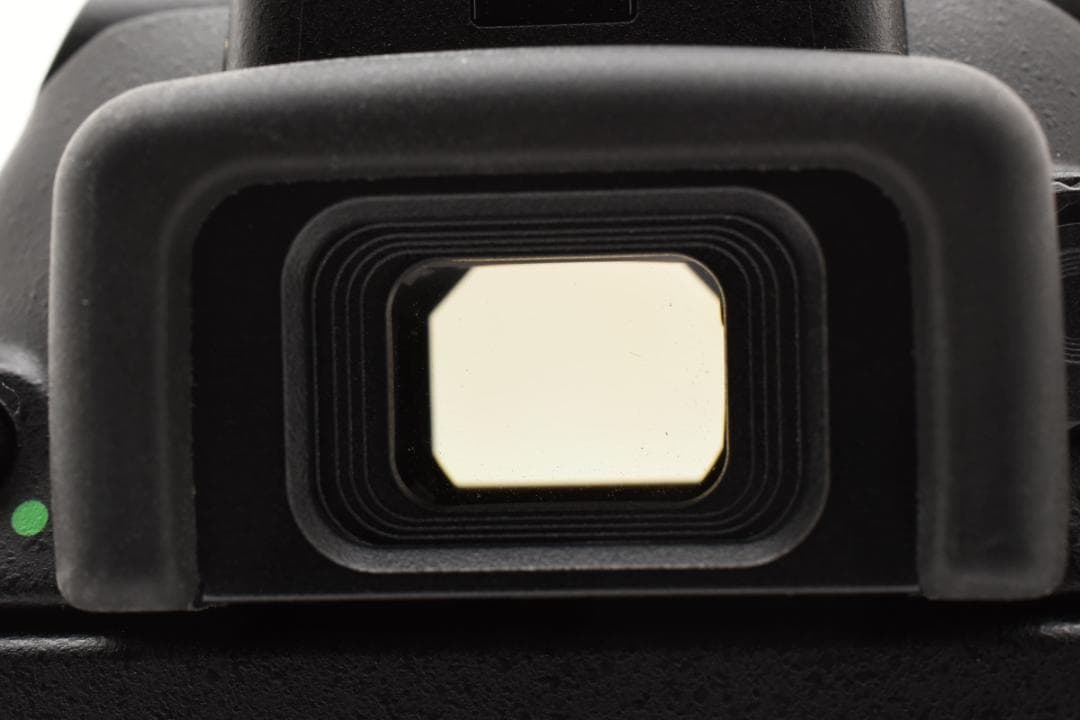 ほぼ新品 Nikon D5600 ダブルレンズキット S数221回 1004