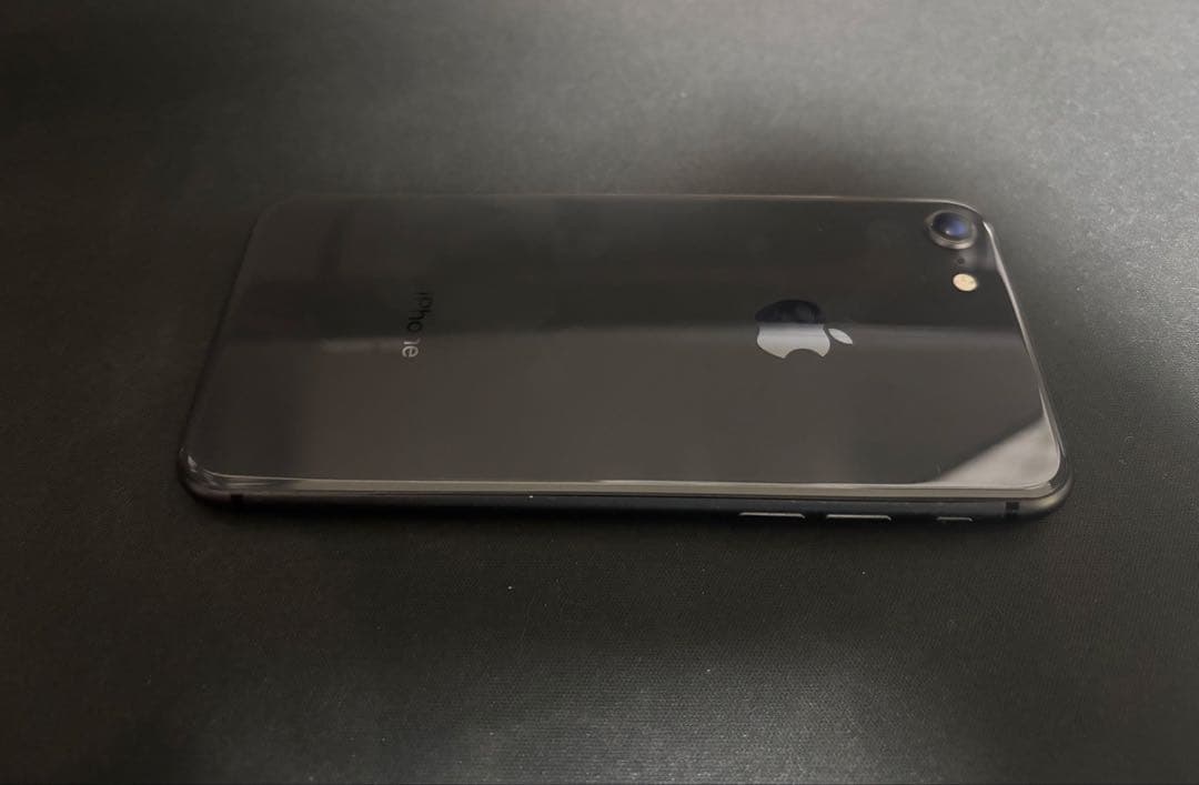 iphone8　64GB バッテリー78%