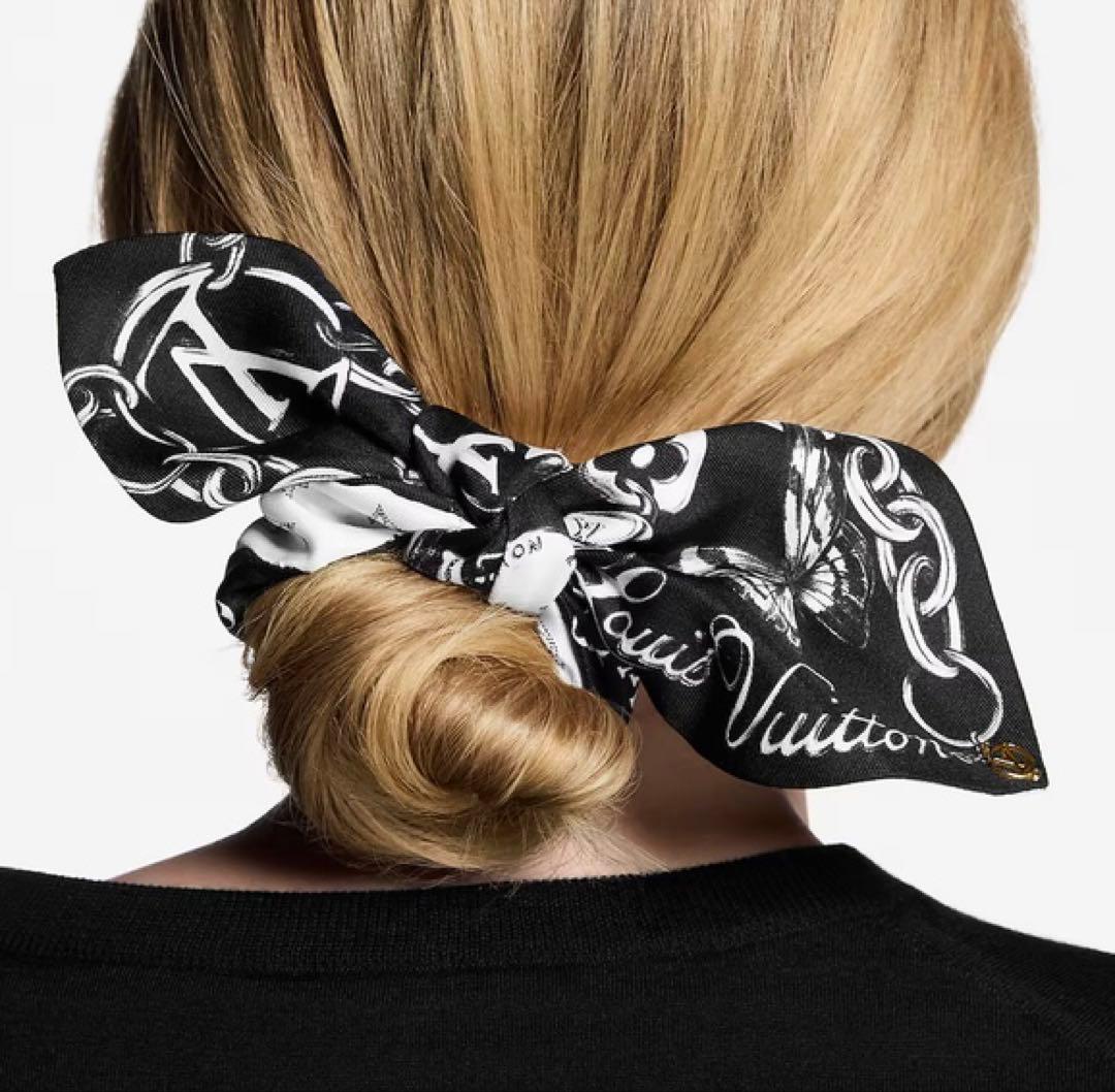 Louis Vuitton シュシュ　ブルーミングモノグラム　ルイヴィトン