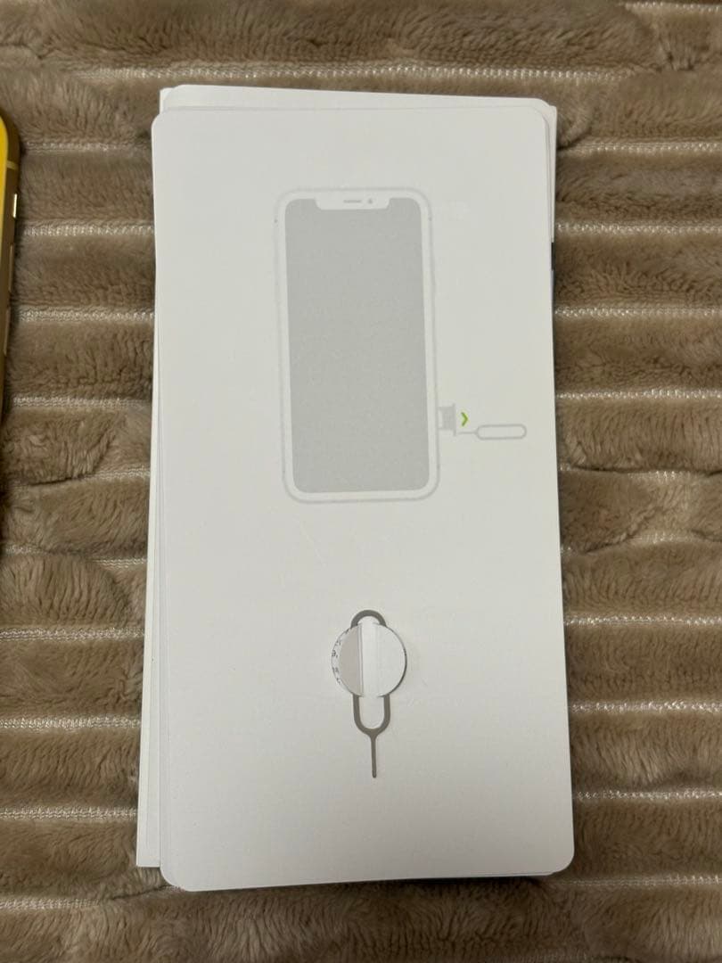 【中古美品】SIMフリー Apple iPhone XR 64GB イエロー