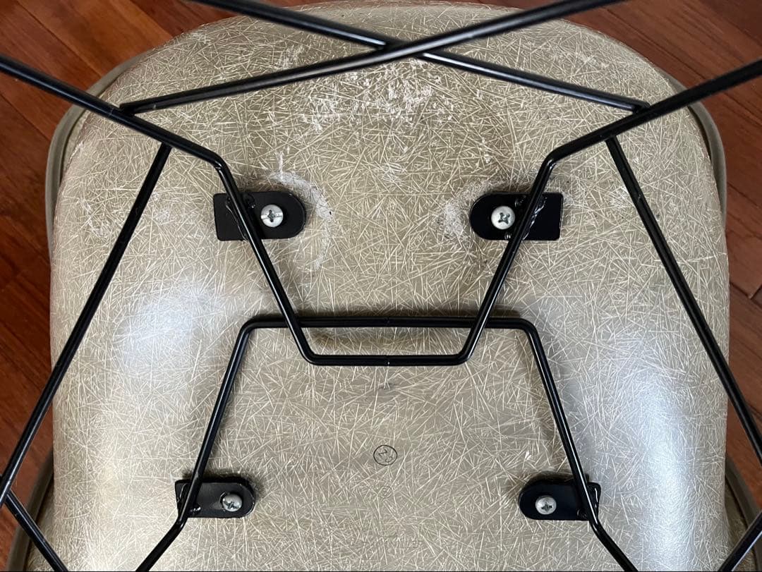 Herman Miller イームズ アームシェルチェア ジラルドファブリック