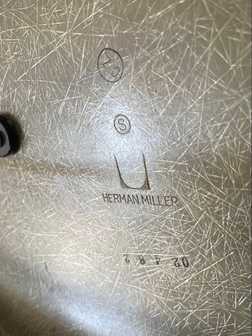 Herman Miller イームズ アームシェルチェア ジラルドファブリック