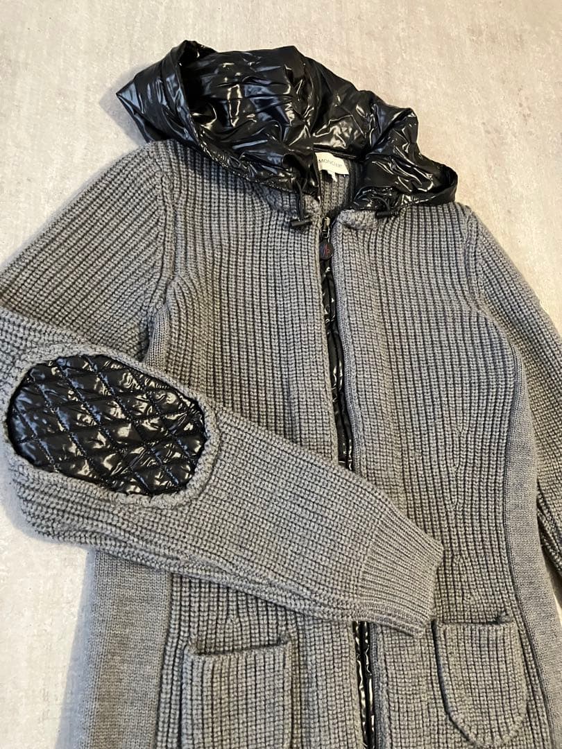 Moncler モンクレール　フード付きウールニットカーディガン